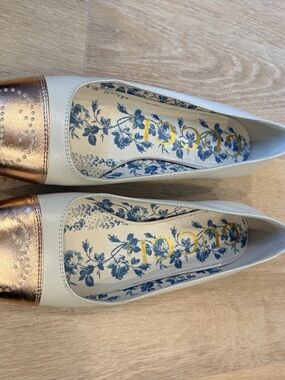 Gucci White Flats with Rose Gold Cap Toe
